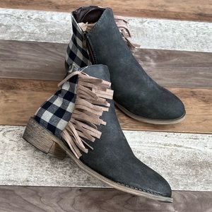 YANLAN From Amazon 7 Navy Plaid & Gray Wooden Heel Tassel Boots